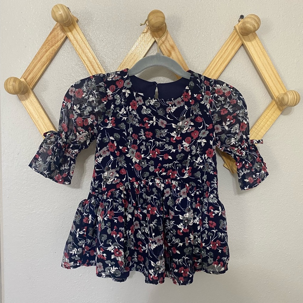 2T girl floral flowy top